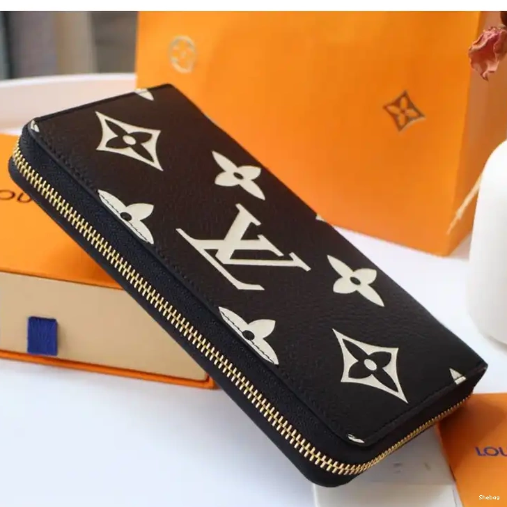 LV Bags 208B570081 0815